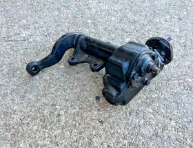551-01016 Chevrolet Used Oem Corvette C3 Steering Gear Box Assembly 551-01016 Chevrolet Used Oem Corvette C3 Steering Gear Box Assembly
