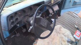238-01143d Chevrolet Truck Steering Wheel And Column Floor Shift With Key Manual Transmission