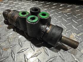 Re23867 Garrison 1973-77 Ford F100 73-74 F250 4 Wheel Drive Power Steering Control Valve