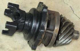 3977354 General Motors 1973-87 Gm 14 Bolt 10.5 Full Float Yoke Pinion Gear 4.10 Oem