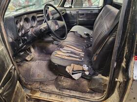 238-01138c Gmc Truck Steering Column At Delay Black With Key Fits 1984 1500 1221327