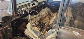 238.gm2s57 Pontiac 1957 Steering Column At Gray
