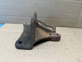 45312-35041 Toyota 81-85 Pickup 4runner 4x4 With Solid Axle Steering Gear Mount