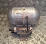 2006 Jaguar Xj 2.7 Air Suspension Tank With Valve Block 2W93-5B696-AF. Fixed Price $94.53.